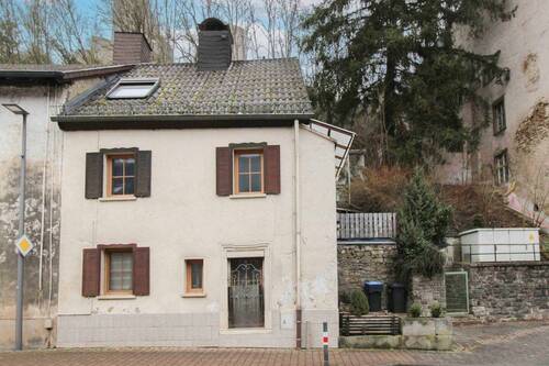 Außenansicht 1 - 4 Zimmer Einfamilienhaus zum Kaufen in Schönecken