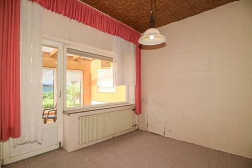 Wohnzimmer - 7 Zimmer Doppelhaushälfte zum Kaufen in Rommerskirchen