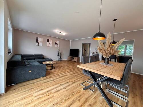 Wohnzimmer_2 - 4 Zimmer Mehrfamilienhaus, Wohnhaus in Werlte