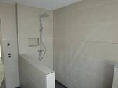 Dusche im Bad - 