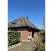 WELCOME 2026 - Familienfreundliches Walmdachhaus mit Garten, Terrasse, Grillplatz, Doppelgarage u.v.m. - Bargteheide