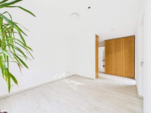 Schlafzimmer mit Einbauschrank - 