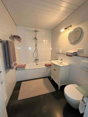 Badezimmer KI generiert - 