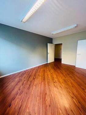 Zwei Büros mit Durchgangstür - Büro zur Miete in Hannover