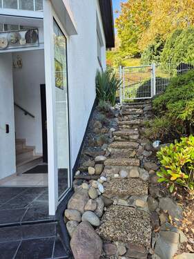 Gartenzugang 1. Wohnung - 6 Zimmer Mehrfamilienhaus, Wohnhaus zum Kaufen in Lüdenscheid