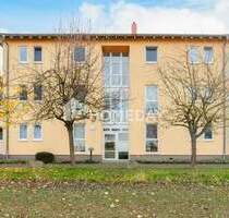 Großzügiges Wohnerlebnis mit Süd-Loggia und Stellplatz: Ihr Logenplatz im Grünen von Brandis