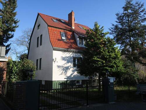 Sicht von der Strasse - Verkaufe Einfamilienhaus ohne Makler von Privat in Lichtenrade