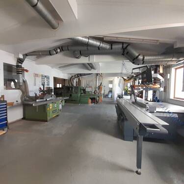 Halle/Ausstattung - 