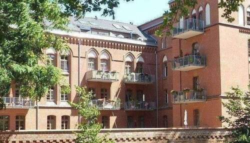 Straßenansicht.JPG - 3 Zimmer Etagenwohnung in Potsdam