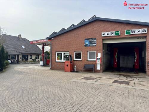 Tankstelle und Wohnhaus - 