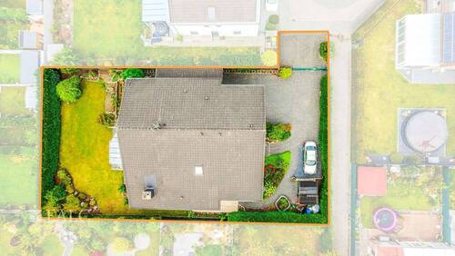 Luftbild - 8 Zimmer Mehrfamilienhaus, Wohnhaus zum Kaufen in Wegberg