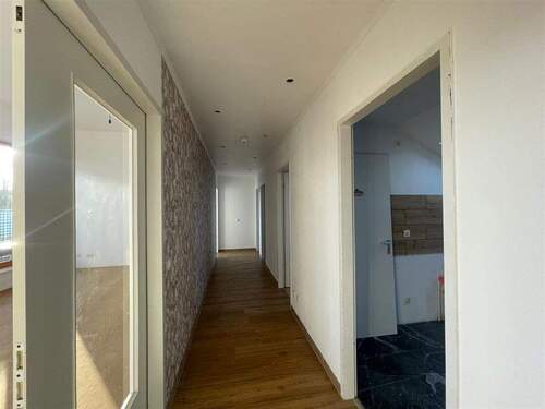 Flur - 3 Zimmer Etagenwohnung in Velten