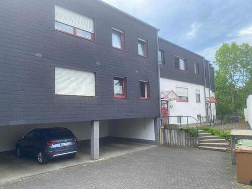 Hausansicht - Frisch renoviert - moderne 3 Zimmerwohnug in Montabaur