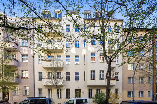 Hausansicht - Toplage Gustav-Müller-Straße: 3-Zimmer-Dachgeschosswohnung mit Aufzug und großer Terrasse