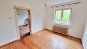 1. Wohnung Nebengebäude Schlafzimmer Rückseite - 