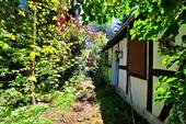 Weg zwischen den Häusern - Mehrfamilienhaus, Wohnhaus mit 281,00 m&sup2; in Bremen zum Kaufen