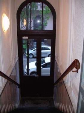 Hauseingang - 3 Zimmer Etagenwohnung zur Miete in Hamburg