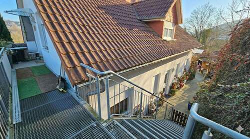 Treppen zu den Einheiten - 1 Zimmer Mehrfamilienhaus, Wohnhaus in Vlotho
