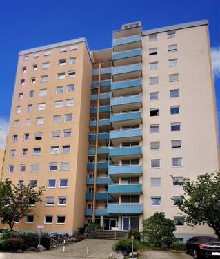 Gebäudeansicht - Großzügige 3 Zimmerwohnung in Stadtrandlage von Heppenheim