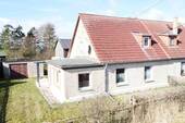 Außenansicht - Gepflegte Doppelhaushälfte mit Garten, Garage und Freistellplatz in Divitz-Spoldershagen