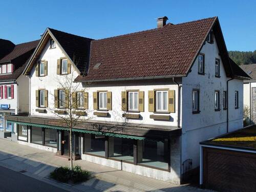 Außenansicht - Wohn- und Geschäftshaus im Zentrum von Baiersbronn - vielfältige Nutzungsmöglichkeiten