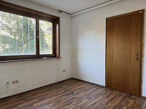 Ladenlokal - Mehrfamilienhaus, Wohnhaus mit 246,00 m&sup2; in Baiersbronn zum Kaufen