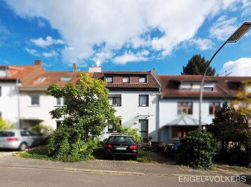 Bild 1 - Wohnen am Homburg: Charmantes Einfamilienhaus mit Blick ins Grüne!