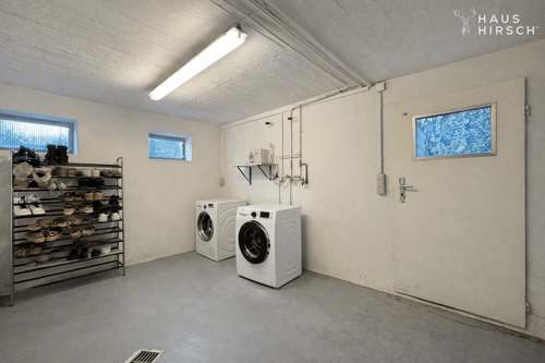 UG Waschküche mit direktem Zugang in den Garten - 