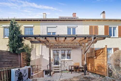 Terasse - Fast vollständig saniertes Reihenhaus zum Wohlfühlen