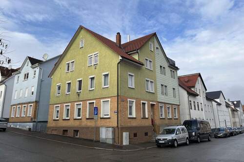 Seitenansicht - Gepflegtes Mehrfamilienhaus mit Nutzgarten in Tuttlingen