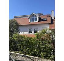 Mehrfamilienhaus mit Garage und Stellplatz - Wohnen oder investieren dank freiem DG - Elchingen / Thalfingen