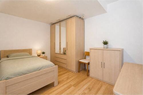 Schlafzimmer UG rechts - 