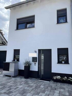 Bild 2 - 4 Zimmer Reihenendhaus zur Miete in Höchst
