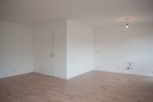 Wohnzimmer m. Küche - Etagenwohnung mit 91,00 m² in Unterhaching zur Miete