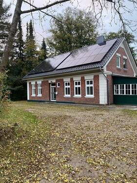 Außenbild 1 - Charmantes Haus von 1846 - 2017 neues Dach, 2025 Photovoltaik & Wärmepumpe