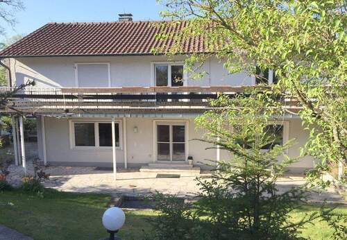 Ansicht - Mehrfamilienhaus, Wohnhaus mit 310,00 m&sup2; in Gerlingen zum Kaufen