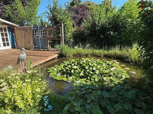 Gartenteich mit Terrasse - 