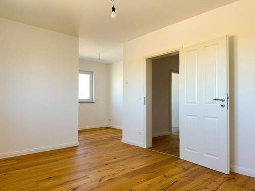 Schlafzimmer mit Ankleide - 