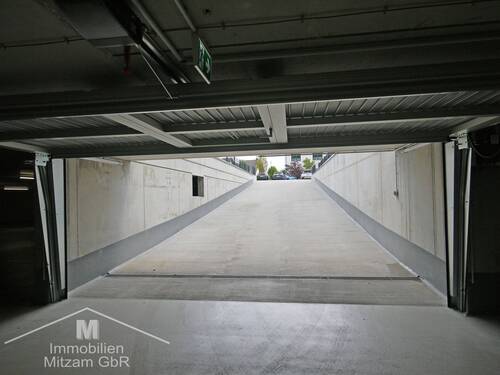 Ausfahrt zweispurig - Garage, Stellplatz in Dietfurt zum Kaufen
