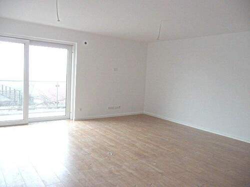 Bild 2 - 4 Zimmer Etagenwohnung zur Miete in Regensburg