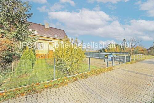 Hausansicht / Straßenseite - 3 Zimmer Doppelhaushälfte in Wittenberg