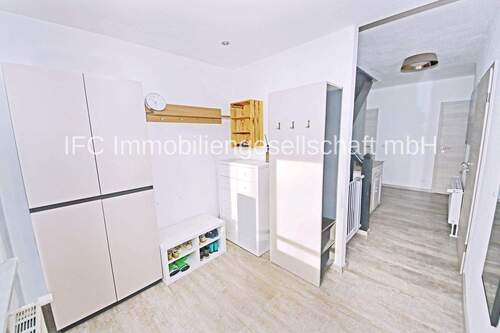 Hauseingang / Windfang im EG - 