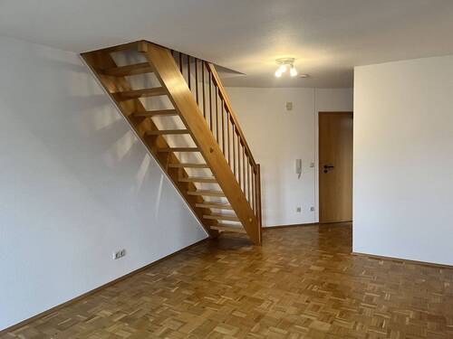 Wohn- und Esszimmer mit Eingangsbereich - 3 Zimmer Etagenwohnung zum Kaufen in Hardheim