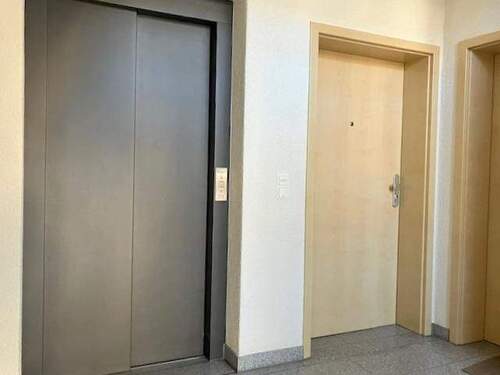 oder Aufzug isn 2. OG - 