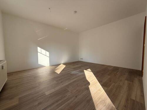 Wohnzimmer - 1 Zimmer Etagenwohnung in Lichtenstein