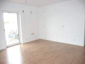 Bild 1 - **ERSTBEZUG - Innovativ und modern - 2-Zi-DG-Whg mit Balkon**