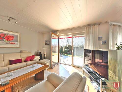 Wohnzimmer mit Terrassenausgang - 