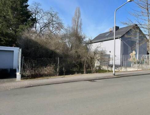 Ansicht Straße - Grundstück in Wiesbaden