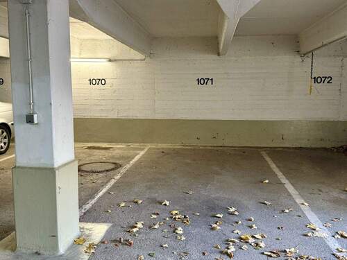 Tiefgaragenstellplatz - 