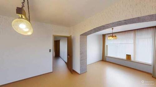 Möbel mit KI entfernt - 